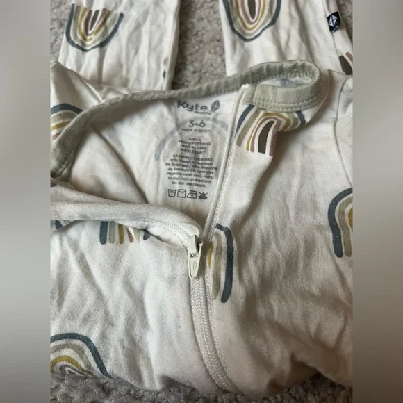 Kyte Baby Rainbow Zippered Rompers 3-6 Months - Picture 4 of 6